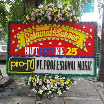 larissaflorist's profile picture. 