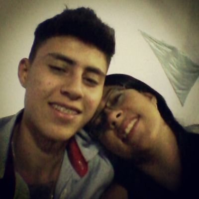 ella me hace extremadamente feliz (( M.S )) ♥♥♥