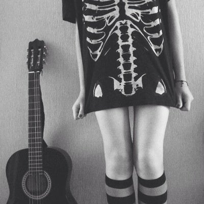 Bands & youtubers & save me. ✏️