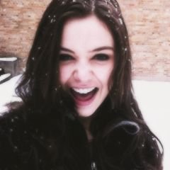 || 16. || Semidiosa hija de Hebe. || »Forever young« || Melliza de Tyler, no lo toquen. ||