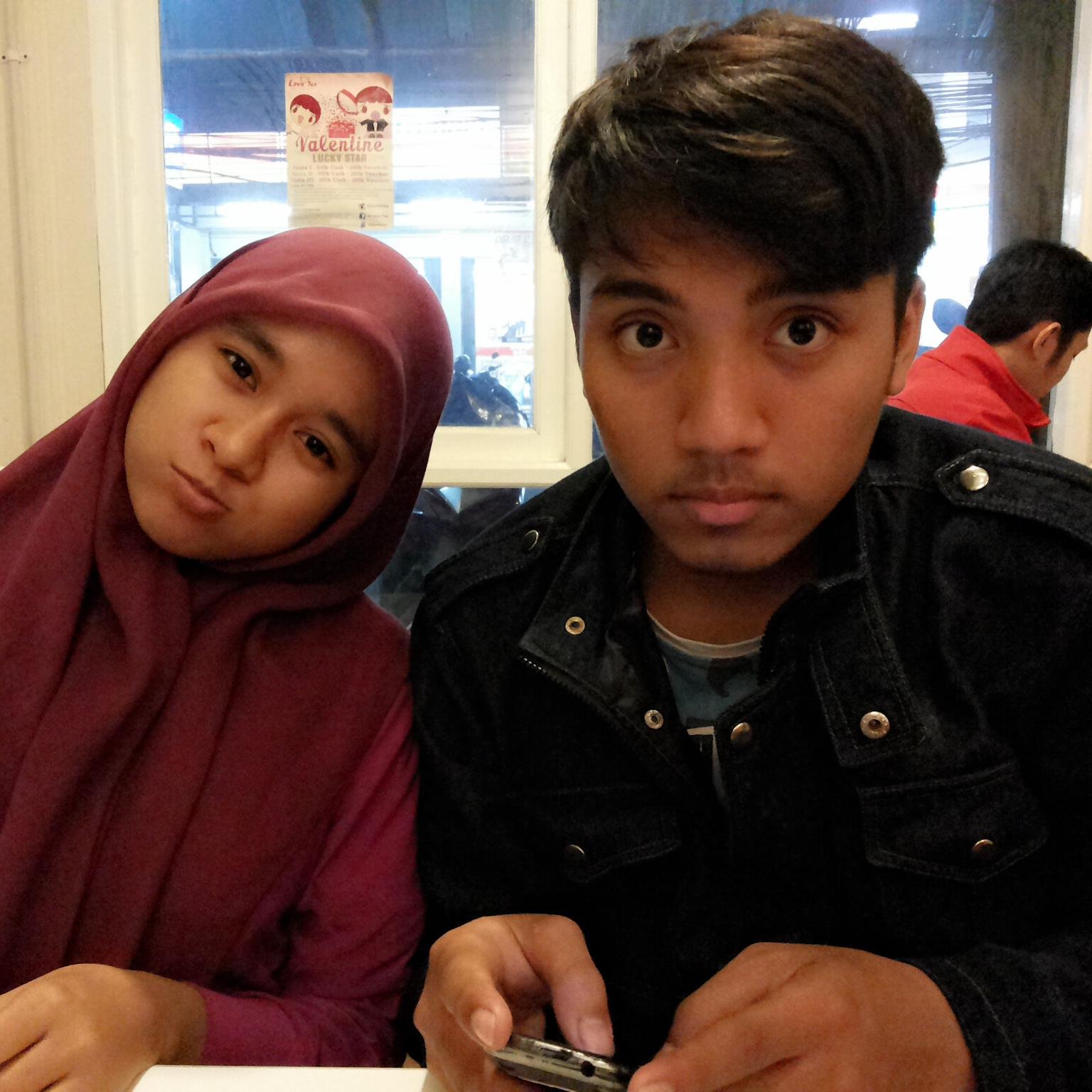 fhablacksholid's profile picture. kuda gendut..