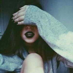 Mi sueño grita, amargo hasta el final.| Me cansé de luchar con mis demonios internos, ahora estamos del mismo lado.



              Miénteme