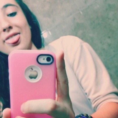 CF oficial de @jdomftbieber. Ella es la mejor.
Me alegro de que ella haya cumplido su sueño, yo también quiero cumplirlo, el de conocerla.