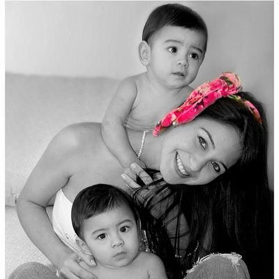 Mama enamorada de Anthony y Adrian, esposa, Lcda. en Relaciones Industriales, amante de mi trabajo, de la playa y rodeada de personas maravillosas