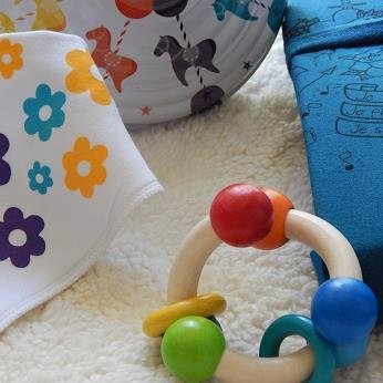 Trentenaire active, tata de deux neveux de 1 mois et 1 an, et de deux nièces de 2 et 5 ans. J'adore m'occuper d'eux.