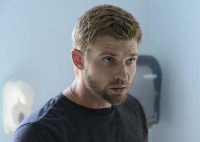 I'm Dale,my friends call me Barbie.Behind every working human is an enormous pile of unwashed laundry{#RP #UTD #Taken by @_JuliaShumway,Halfsister:@Notdeadgirl}
