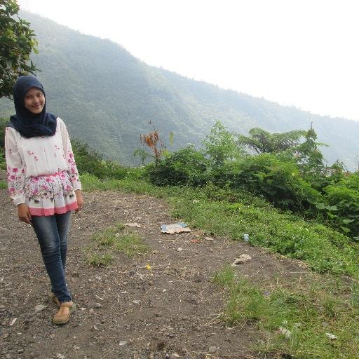 95SHS | XII IPS 2 | 14.4.1996 |ayah,ibu & adik cukup bagiku membuat alsan bahagia 3|Bismillah  ekonomi manejemen
|lulus :-)