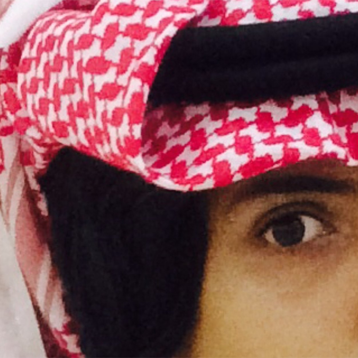 شاعر مشاعر خافقي دون لقياه شاعر بعيد عن الأعلام !