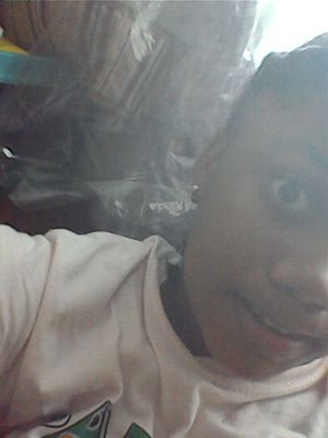 Soy chica Xd me fascinan los deporte soy amante de los vampiros, soy bipolar, me encata haser reir a las personas que quiero, siempre estoy con una sonrisa :-)