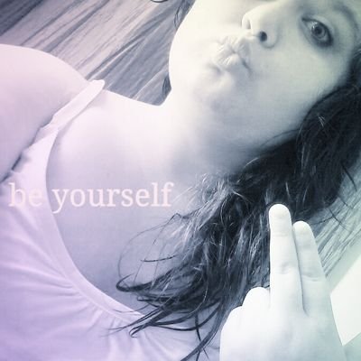 band geek,I love music, bvb, ptv, etc.I love writing and reading poems