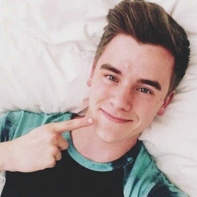 dm me a username and a compliment/message for them and i will tweet it anon(: