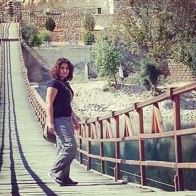 Biliyorum. Gülüslerinde özgür bir hayat yeserecektir
...