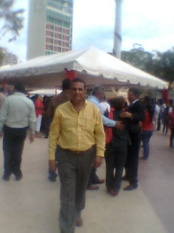 Lic. En contaduría
 Publica. Magister en Direccion.  Coordinador del Eje Costero Carabobo Misión Sucre