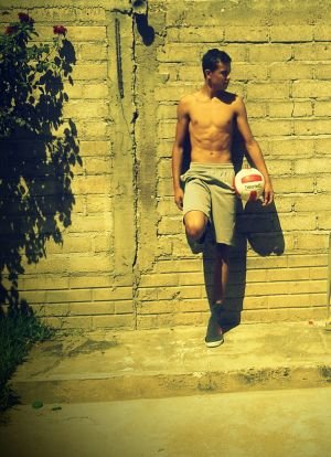 1.87 m.
ojos cafes hah
deportes hahah.