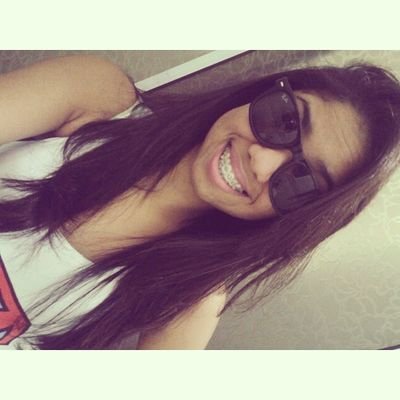 ~* A gαrotiinhα imperfeitα,
αquelα que chorα de dor,
αquelα que ja sofreu poor αmor,
αquelα que sαbe se αrrepender! ♥