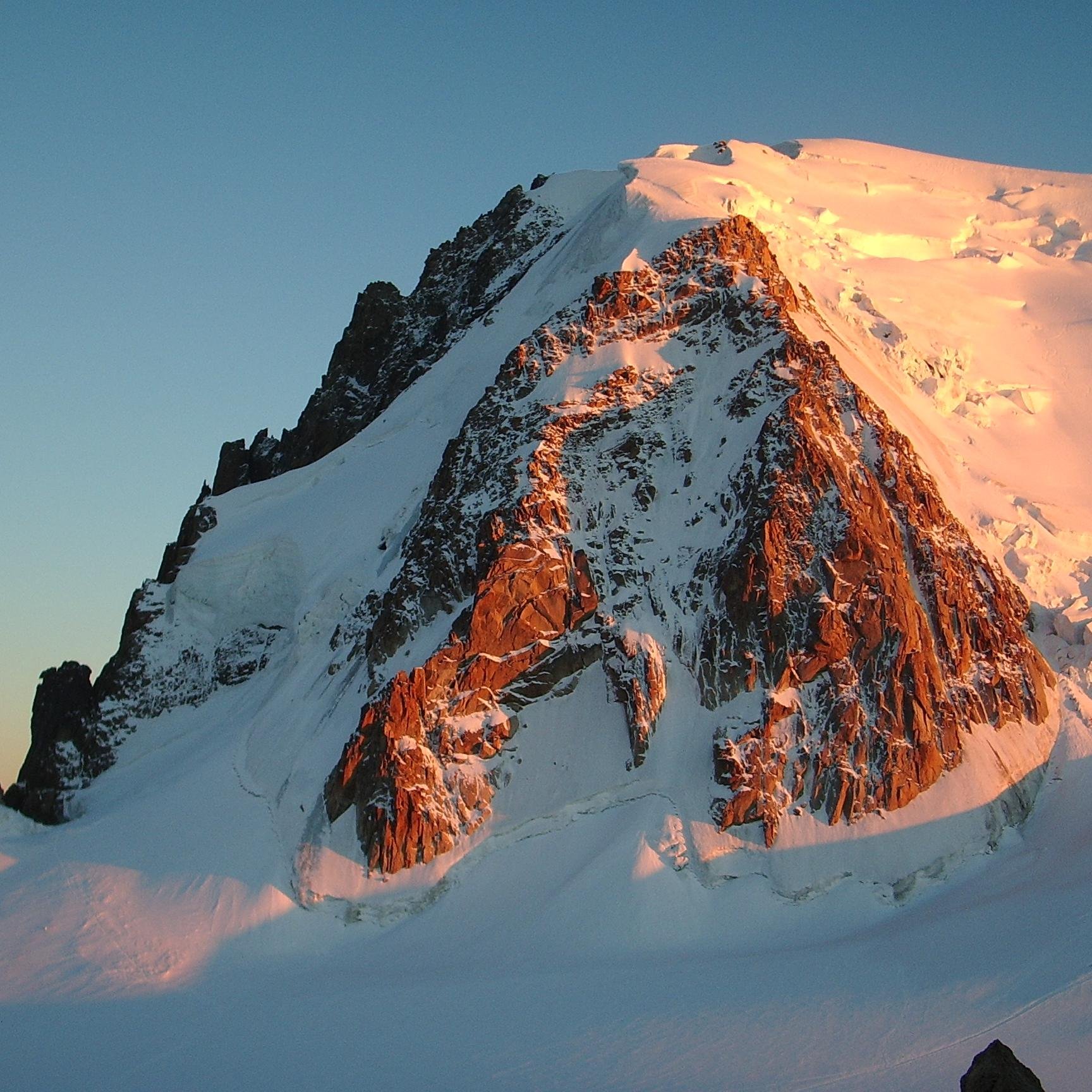 Ian Walby Mountaineering (IWM) offers a wide spectrum of mountaineering activities providing courses, guiding and training opportunities.