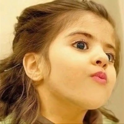 آنا فتاه آخذت انوثة امهآ وشموخ ابيهآ ..#