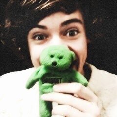 PLEASE FOLLOW MY MAIN ACC @magnesiumharry , JUST ASK FOR A FOLLOWBACK