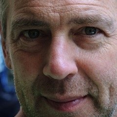 Kinesitherapeut: kine oosterveld. Sport-en muziekliefhebber. Tuinen. Reizen. Koken.