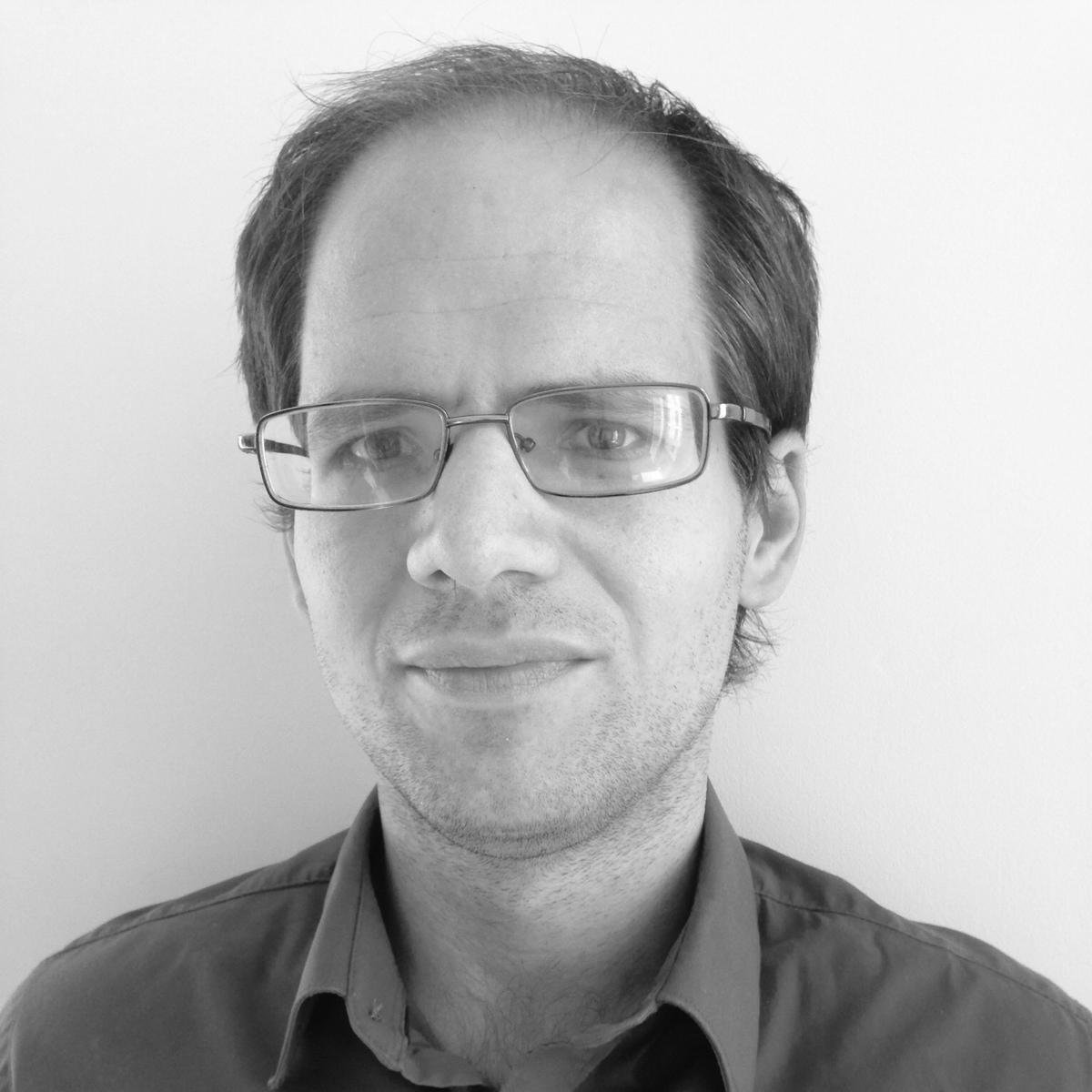 Les libertés individuelles et l'accés à la connaissance me tiennent à coeur. L autorite doit etre justifiée et non décrétée. La lecture est une bonne amie