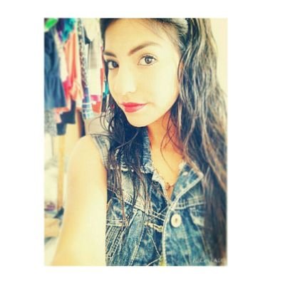 sonríe hoy llora mañana , di eso cada día que te levantes :)♡           436 ღ