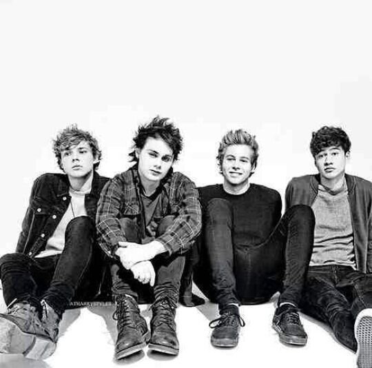 1DCraving's profile picture. Saw the boys live on the 1st of April - my life is complete ❤️