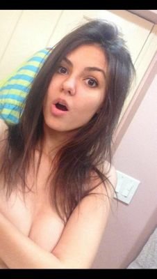 Im a perv I like to share pictures of beautiful women I see irl and facebook  ;) and I love cleavage and Lingerie ♡☆ And im also bi:3 and always horny. Anime-Sw