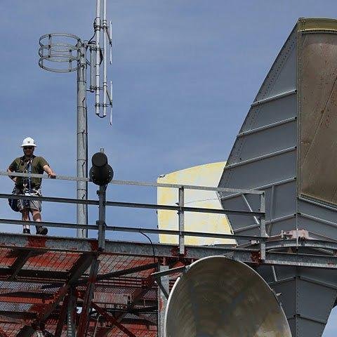 Senior Wireless Network Analyst at the University of British Columbia -
Amateur Radio Operator, VE7KA
📶 📡 📻