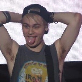 100shood's profile picture. 