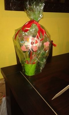tartas de chuches personalizadas, para todo tipo de celebraciones,  todo tipo de cositas con chuches...! tu decides!!