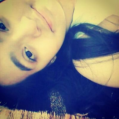 13 anos, gosto de rock e de ser feliz sendo eu mesma!!