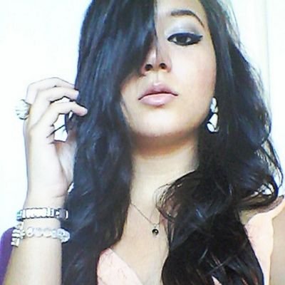 Hiiii i'm jully... follow me, i follow back...me segui, sigo de volta! :-*