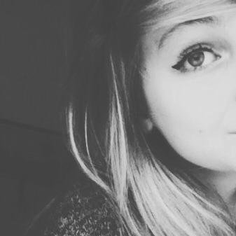 « Si je suis tant accro à eux, c'est parce-que j'ai trouver ce réconfort que personne d'autre ne donne. » © ❤ One Direction ღ Kaya ❤