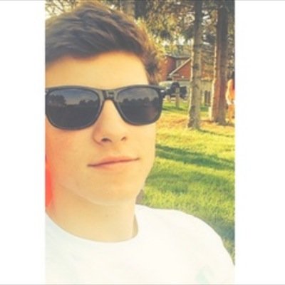 This is a free follow and I'll never unfollow but please follow @yeahitsmendes in return for me. love you
