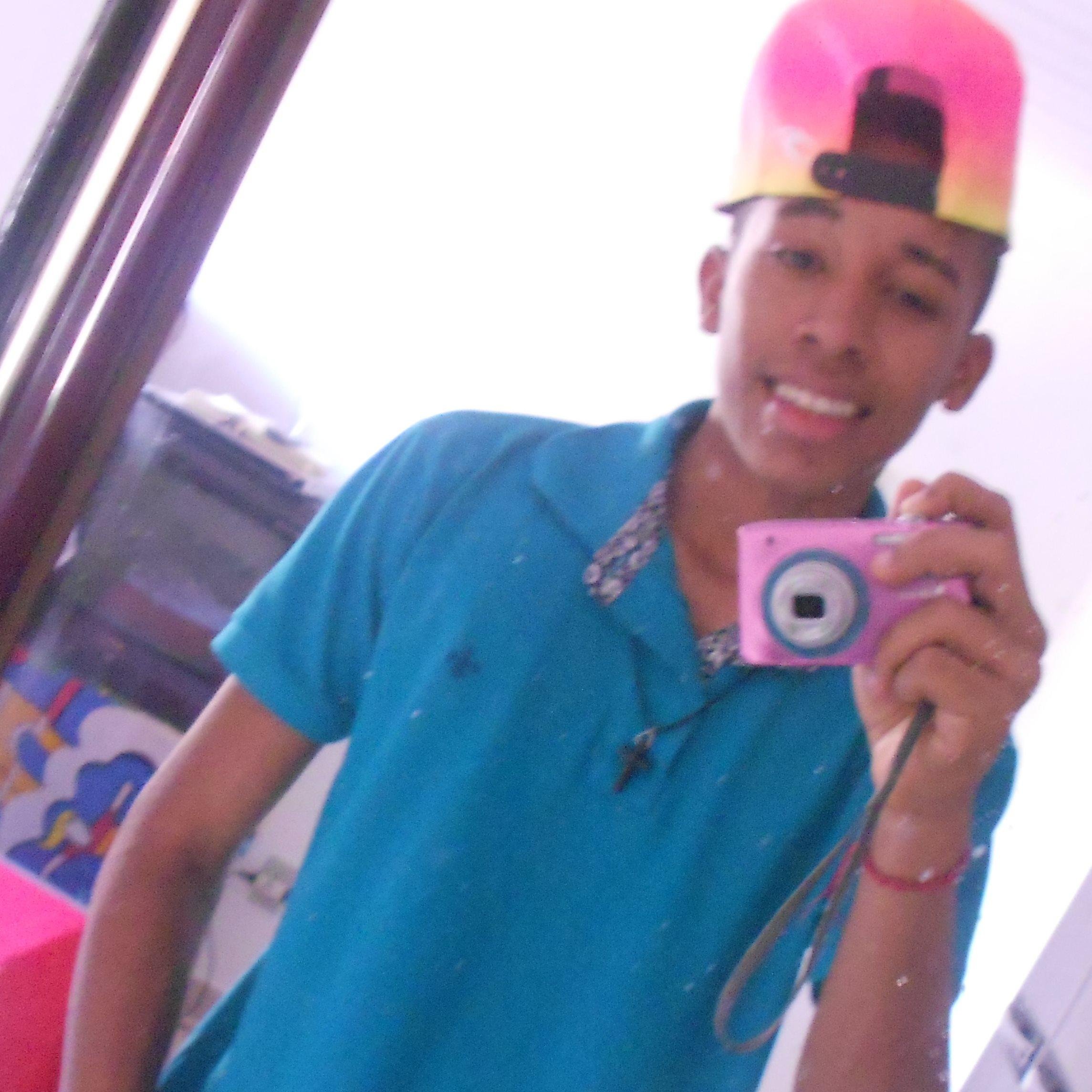 WagnerCitty96's profile picture. '' Faço da Minha Dificuldade Minha Motivação ' ' (8)