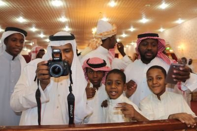 علولي هو اسم شهرتي ولكن اسمي علاء رابع هوايتي هي الكورة والسباحة واحبكم كلكم وادر في دار الحديث المكية