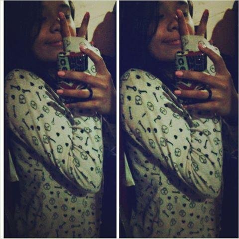 - Com você eu descobri o que é gostar , com você eu descobri o que ficar a noite inteira pensando  no cheiro ♫♪