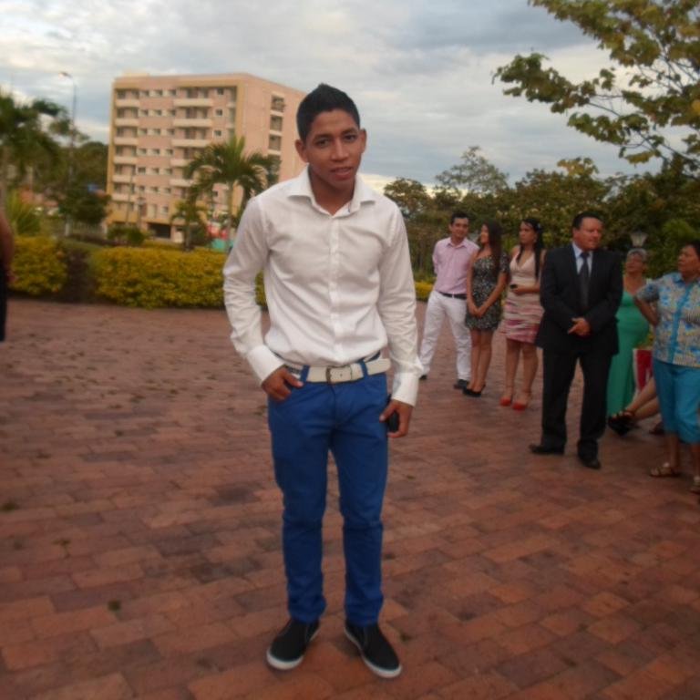 andresvaldez11's profile picture. Te Voy Adar Tu Tate Quieto Para Que Respete Alos Hombre Que Somos Serioo Mi Amor ????