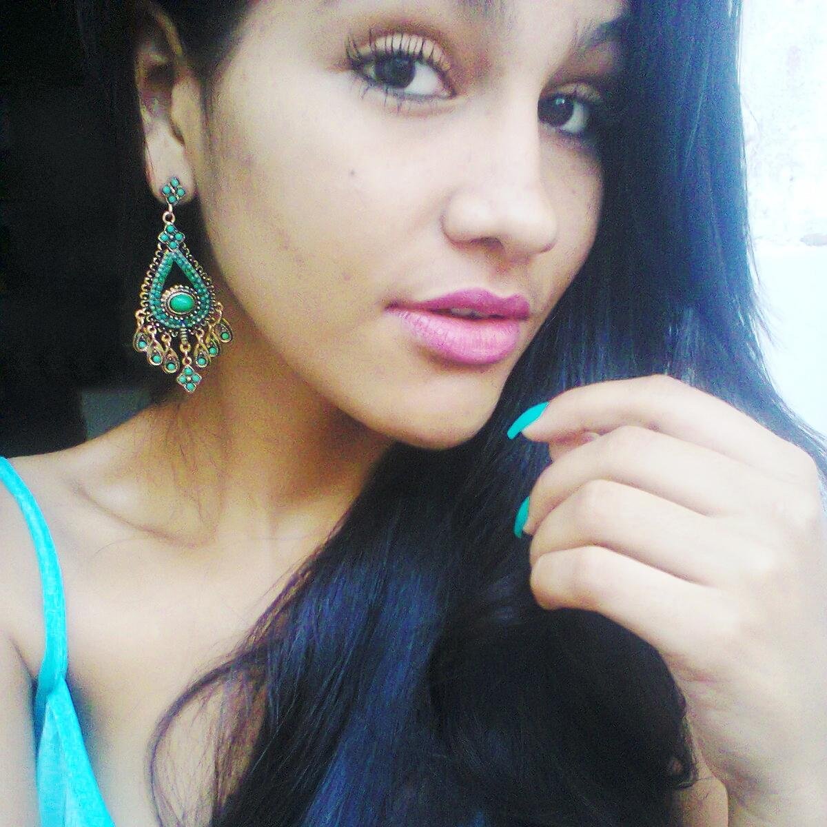 ~Com todo perdão da palavra, eu sou um mistério para mim.
-Clarice Lispector *)