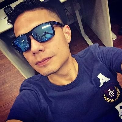 Amo futebol, viciado em cultura de rua, tudo que faço é para progredir. instagram: @santoswp