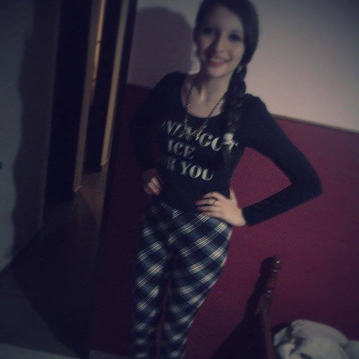 Hi.. I singer and my big love is neymar jr :D ♫♪♩