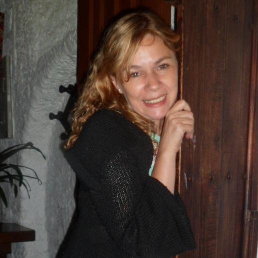 Guionista. Lic. en Artes Audiovisuales.