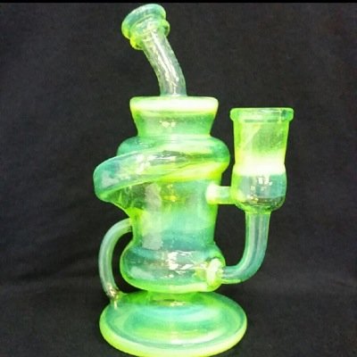 High end glass. Message for inquiries or Kik:Bigtimesmokeshop We ship worldwide! and make sure to follow us on IG @bigtime_smokeshop San Diego, CA