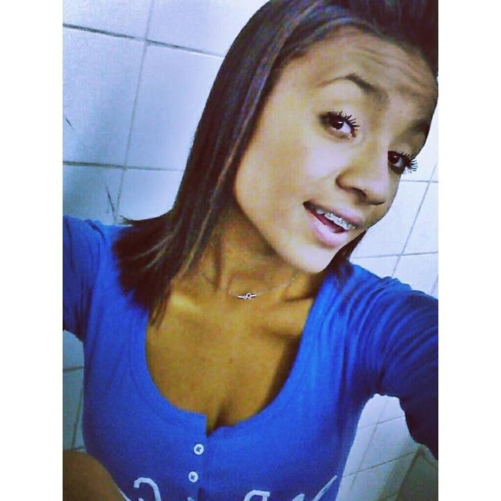 Erga essa cabeça mete o pé e vai na fé, manda essa tristeza embora.♪