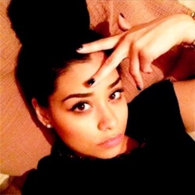 follow @PxKaylaa and fav there recent tweet for a fb