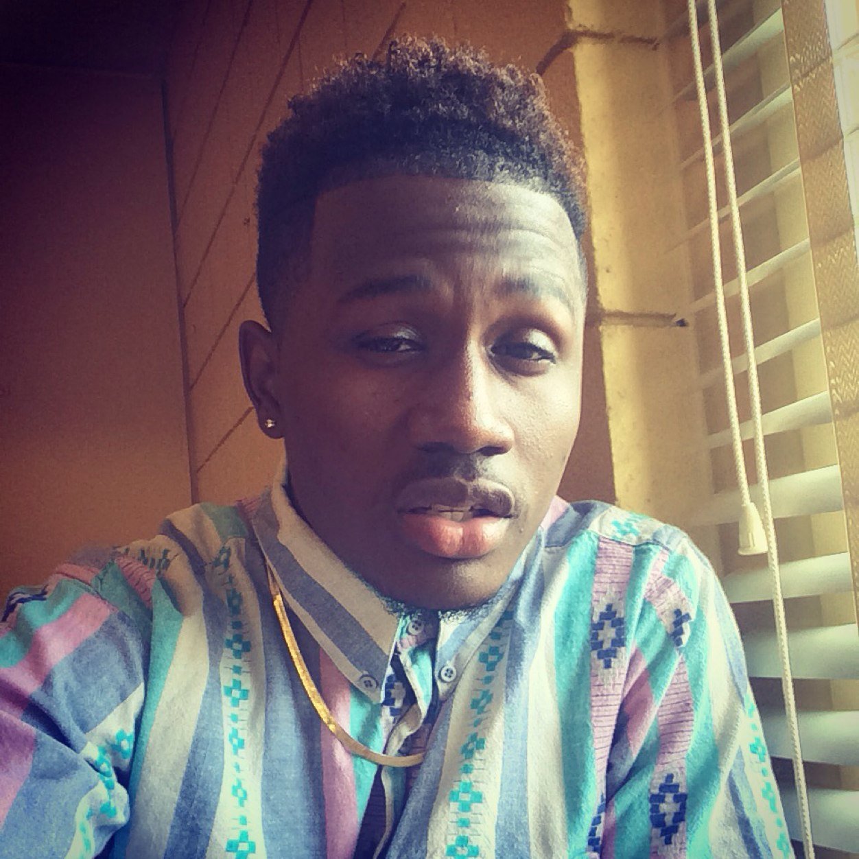 My name is Tes, i aint perfect, but i work hard, so i deserve it.
