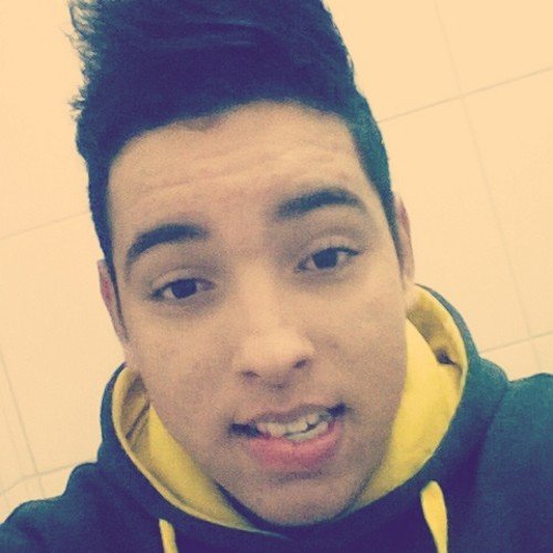 Se no meio de uma selva,você estiver sozinho e aparecer um leão e um tigre prontos para te atacar.Apenas feche os olhos,respire fundo e griteFu***
