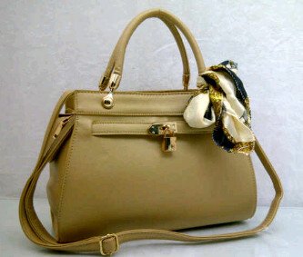 Jual tas branded |akun @TasBrandedYK2 sudah tidak digunakan | untuk order atau bertanya Dm ya sist | happy shopping ♥