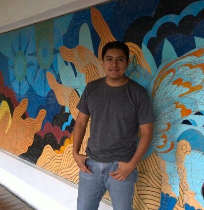 Quetzalteco, sancarlista, arquitecto, esposo, padre; observador (no shute), pesimista (realista)...