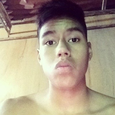 Me llamo angel andree giovanny, soy futbolista,me gusta mucho el gym, tengo 16 años y siganme :)